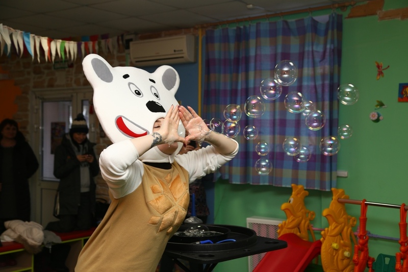 Шоу мыльных пузырей на «Романенко»